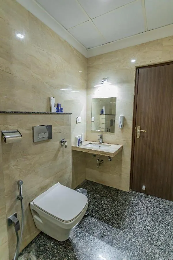 ***  Tripli Hotels White Manor Udaipur India