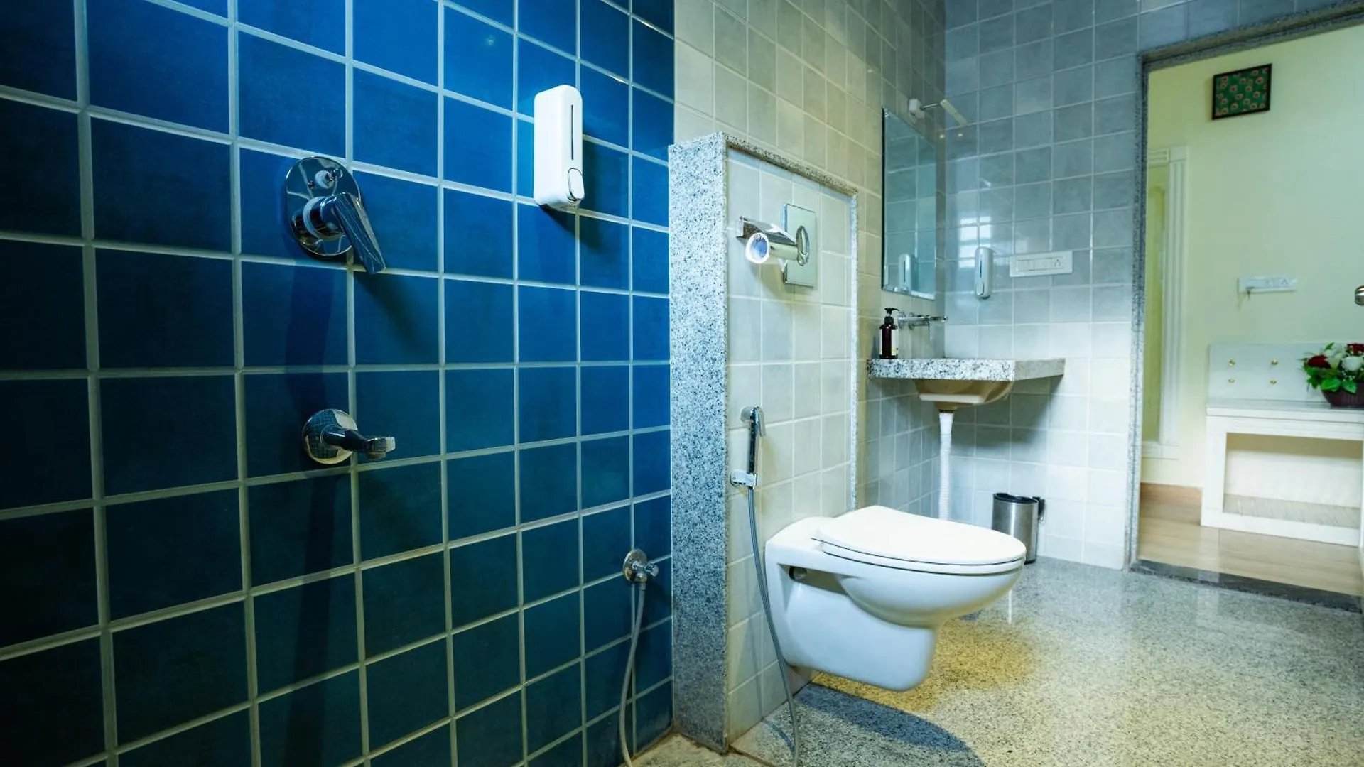 Tripli Hotels White Manor Udaipur