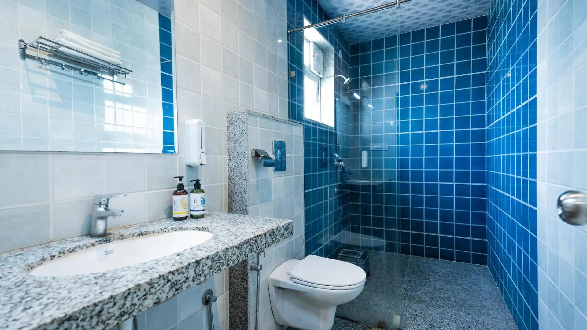 Tripli Hotels White Manor Udaipur 3*,