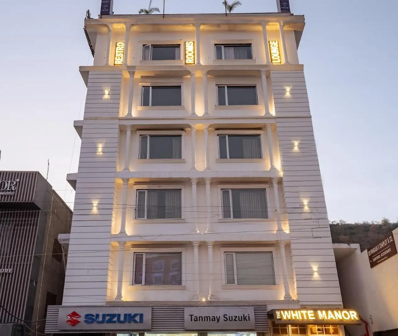 ***  Tripli Hotels White Manor Udaipur India