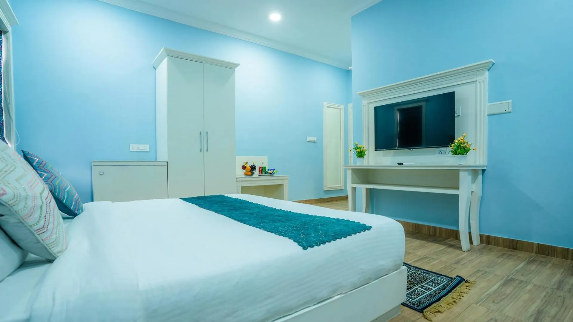 Tripli Hotels White Manor Udaipur