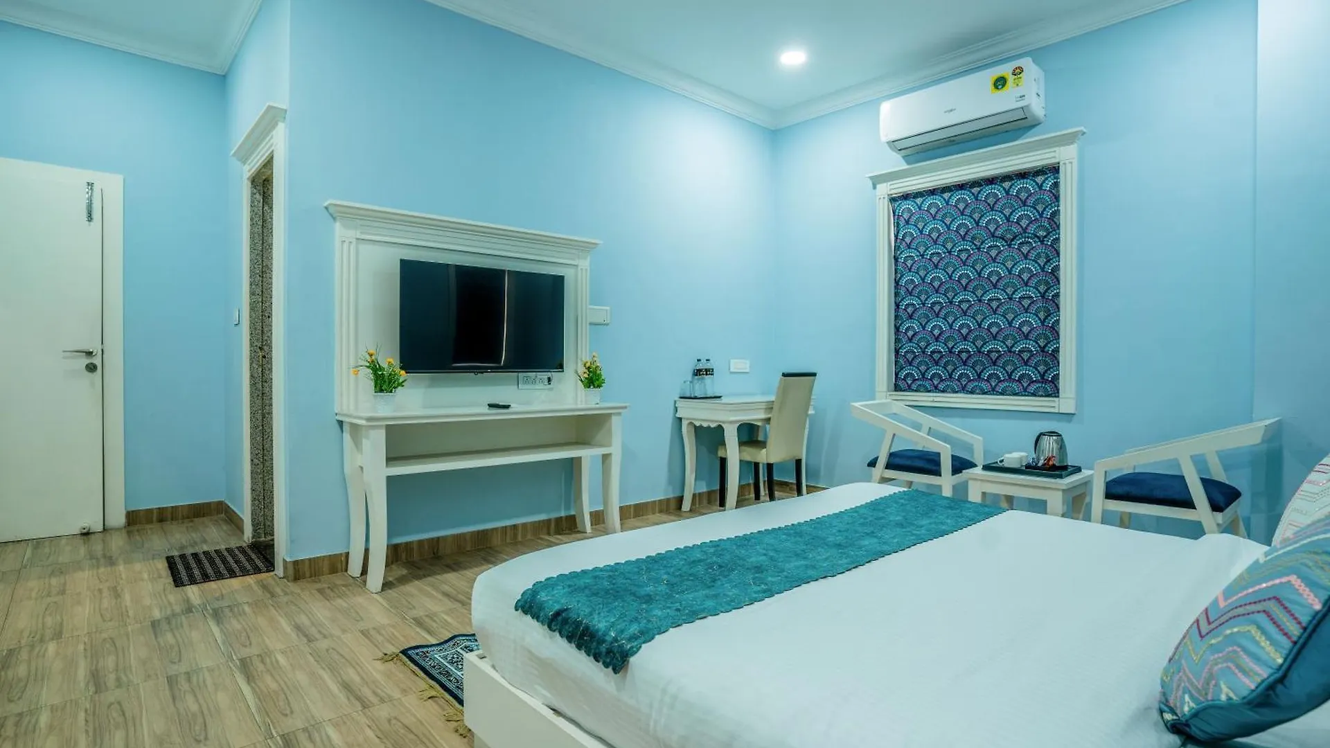 Tripli Hotels White Manor Udaipur 3*,