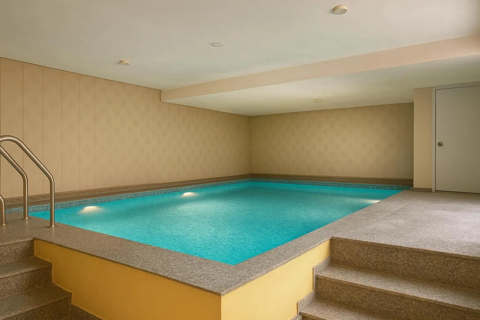Tripli Hotels White Manor Udaipur